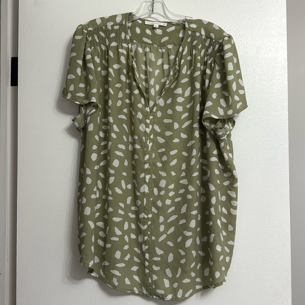Fun blouse